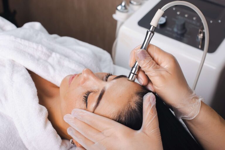 MicrodermabrasionGettyImages-1378165141-c44f728034b842c3ab56bd49216cc2d5
